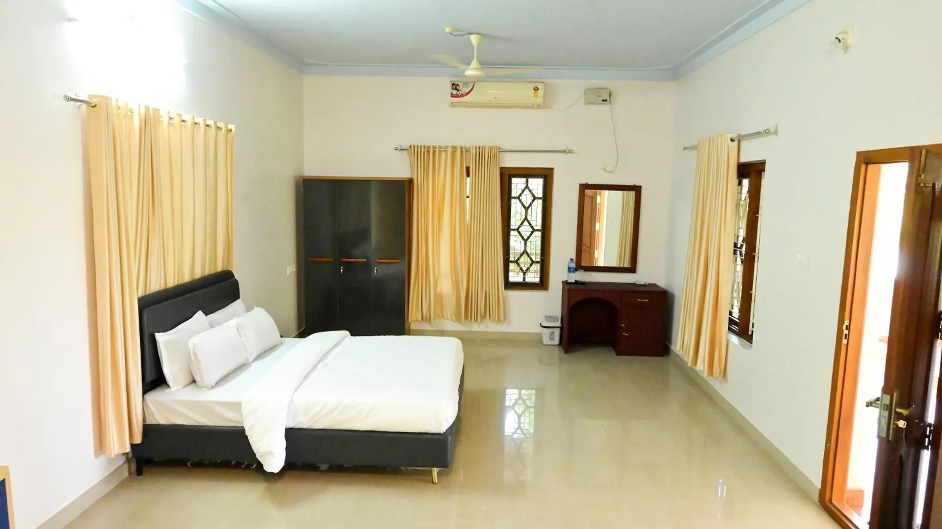 Riverine Villa Nīleshwar